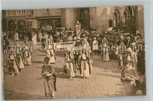 AK / Ansichtskarte Tournai Paroisse Saint Brice Groupe de Notre Dame de Bonsecours entourant la statue en argent Tournai