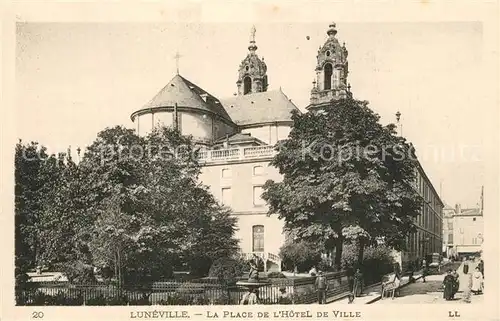 AK / Ansichtskarte Luneville La Place de lHotel de Ville Luneville