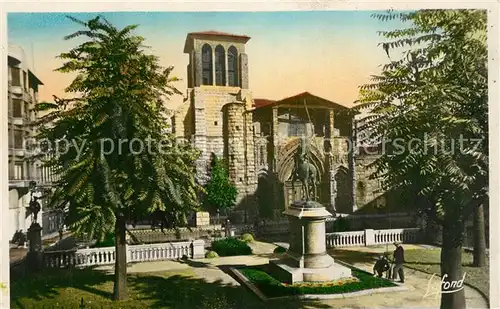 AK / Ansichtskarte Saint Etienne_Loire Square Jeanne d Arc Eglise XIVe siecle Monument Saint Etienne Loire