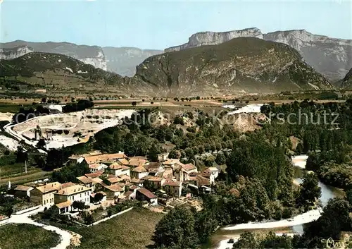 AK / Ansichtskarte Auberives en Royans Fliegeraufnahme Auberives en Royans