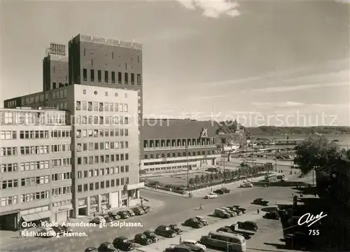 AK / Ansichtskarte Oslo_Norwegen Roald Amundsens Solplassen Radhuset Havnen Oslo Norwegen