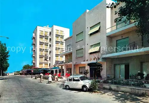 AK / Ansichtskarte Pinarella Viale Italia e Grattacielo Pinarella