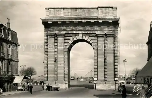 Bordeaux Porte du Pont sur la Garonne Bordeaux