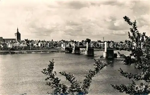 AK / Ansichtskarte Jargeau_Loiret Vue sur le pont sur la Loire et la ville Jargeau Loiret