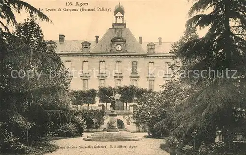 AK / Ansichtskarte Agen_Lot_et_Garonne Lycee de Garcons Monument Agen_Lot_et_Garonne