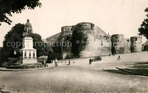 Angers Chateau et Statue du Roi Rene Angers