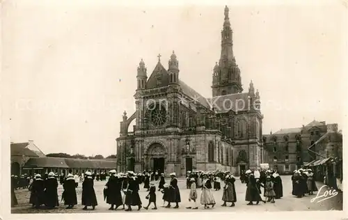 AK / Ansichtskarte Sainte Anne d_Auray Procession rentrant a la Basilique Sainte Anne d Auray