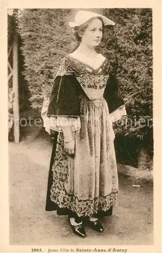 AK / Ansichtskarte Sainte Anne d_Auray Jeune Fille costumes Trachten Sainte Anne d Auray