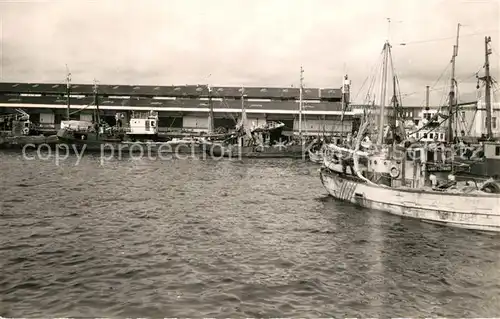 AK / Ansichtskarte Lorient_Morbihan_Bretagne Port de Peche La Criee Fischereihafen Lorient_Morbihan_Bretagne