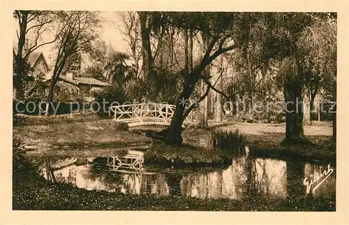 AK / Ansichtskarte Poitiers_Vienne Dans le Jardin public Poitiers Vienne