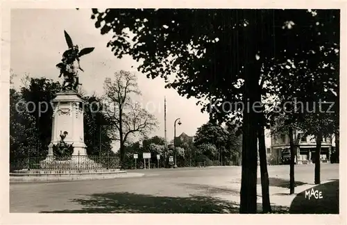 AK / Ansichtskarte Chaumont_Haute Marne Place de la Gare Monument Chaumont Haute Marne