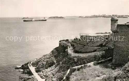 AK / Ansichtskarte Dinard_Ille_et_Vilaine_Bretagne Chemin de Ronde vers la Plage des Etetes Dinard_Ille