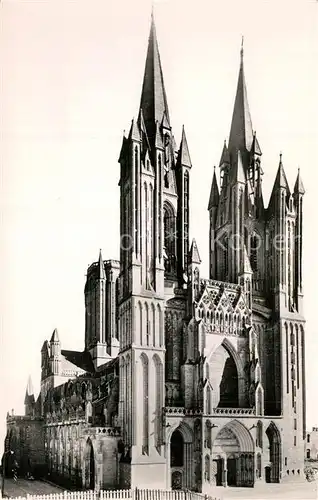 AK / Ansichtskarte Coutances La Cathedrale facade nord ouest Coutances