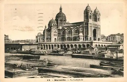 AK / Ansichtskarte Marseille_Bouches du Rhone La Cathedrale Marseille