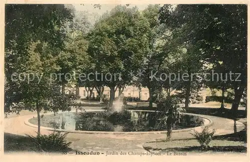 AK / Ansichtskarte Issoudun_Indre Jardin des Champs Elysees le bassin Issoudun Indre