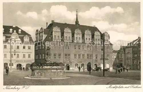 AK / Ansichtskarte Naumburg_Saale Marktplatz mit Rathaus Naumburg_Saale