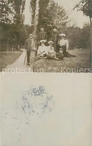 AK / Ansichtskarte Prag_Prahy_Prague Gruppenbild Prag_Prahy_Prague