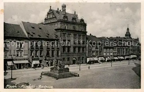 AK / Ansichtskarte Plzen_Pilsen Namesti Radnice Platz Denkmal Rathaus Plzen Pilsen