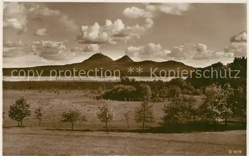 AK / Ansichtskarte Boesig_Bezdekov_Trutnov Landschaftspanorama mit Heideteich Burgruine 