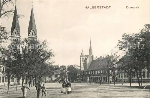 AK / Ansichtskarte Halberstadt Domplatz Halberstadt