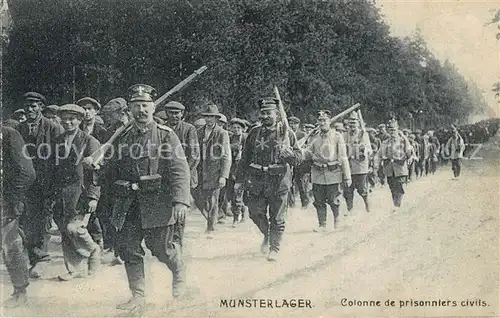 AK / Ansichtskarte Munsterlager Colonne de prisonniers civils Munsterlager