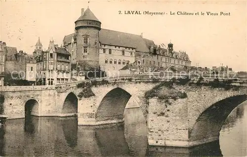 AK / Ansichtskarte Laval_Mayenne Le Chateau et le Vieux Pont Laval Mayenne