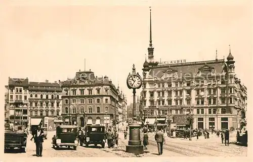 Brno_Bruenn Namesti Viktoria Viktoriaplatz Standuhr Brno_Bruenn