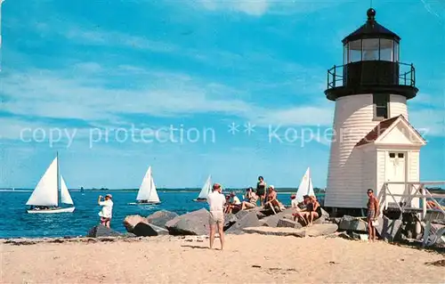 AK / Ansichtskarte Leuchtturm_Lighthouse Brant Point Light Sail Boat Racing Nantucket 