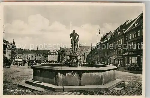 AK / Ansichtskarte Eger_Cheb_Tschechien Marktplatz Brunnen 