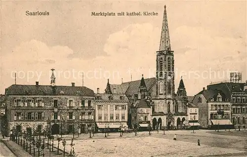 AK / Ansichtskarte Saarlouis Marktplatz mit Kirche Saarlouis