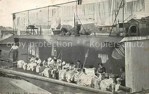 AK / Ansichtskarte Lyon_France Un bateau lanoir sur le Rhone Lyon France