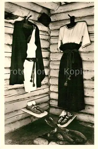 AK / Ansichtskarte Unteruhldingen Freilichtmuseum Trachten im Pfahldorf der Bronzezeit Unteruhldingen