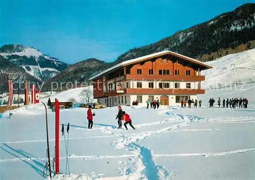 AK / Ansichtskarte Erpfendorf Gasthof Pension Laerchenhof Winter Erpfendorf