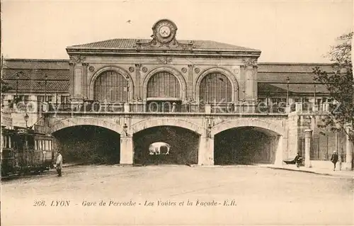 AK / Ansichtskarte Lyon_France Gare de Perrache Les Voutes et la Facade Lyon France
