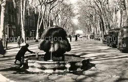 AK / Ansichtskarte Aix en Provence Cours Mirabeau et Fontaine d eau chaude Aix en Provence