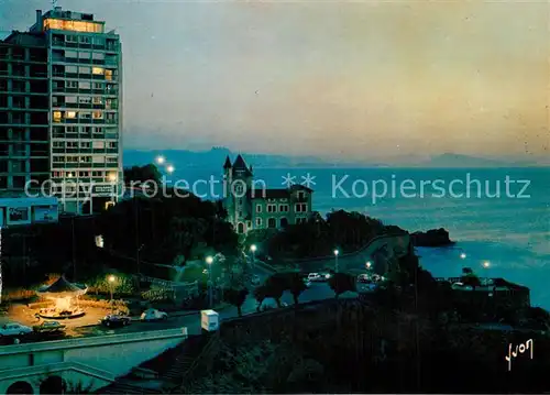 AK / Ansichtskarte Biarritz_Pyrenees_Atlantiques Un coin du Port Vieux le soir Biarritz_Pyrenees