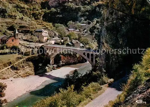 AK / Ansichtskarte Lozere_Region Les Gorges du Tarn St Chely du Tarn Bati a lentree dun Bout du Monde ce joli une belle eglise romane Lozere Region