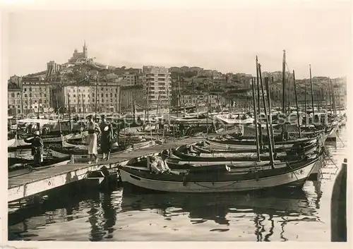 AK / Ansichtskarte Marseille_Bouches du Rhone Vieux Port Le coin des Plaisanciers Marseille