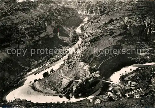 AK / Ansichtskarte Saint Chely d_Apcher Gorges du Tarn Boucle du Tarn a Saint Chely Vue aerienne Saint Chely d Apcher