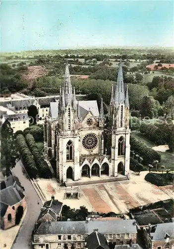 AK / Ansichtskarte Pontmain La Basilique Vue aerienne Pontmain