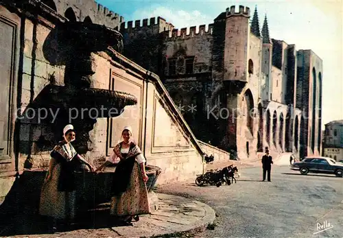 AK / Ansichtskarte Avignon_Vaucluse Jeunes Comtadines et le Palais des Papes Avignon Vaucluse