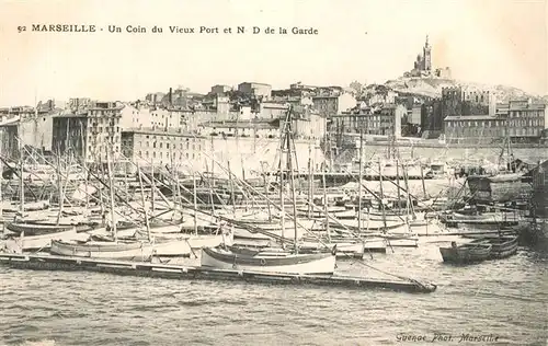 AK / Ansichtskarte Marseille_Bouches du Rhone Vieux Port Bateaux Basilique Notre Dame de la Garde Marseille