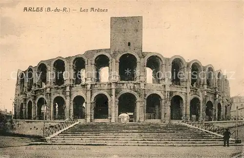 AK / Ansichtskarte Arles_Bouches du Rhone Les Arenes Arles_Bouches du Rhone