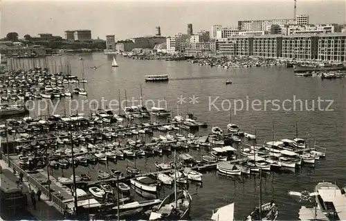 AK / Ansichtskarte Marseille_Bouches du Rhone Vieux Port au fond Fort Saint Jean et Jardin du Pharo Marseille