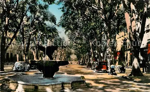 AK / Ansichtskarte Aix en Provence Fontaine des Neuf Canons sur le Cours Mirabeau Aix en Provence