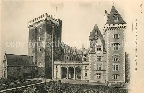 AK / Ansichtskarte Pau Entree du Chateau Cour d honneur Pau