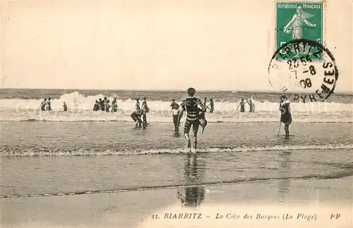 AK / Ansichtskarte Biarritz_Pyrenees_Atlantiques La plage a la Cote des Basques Biarritz_Pyrenees