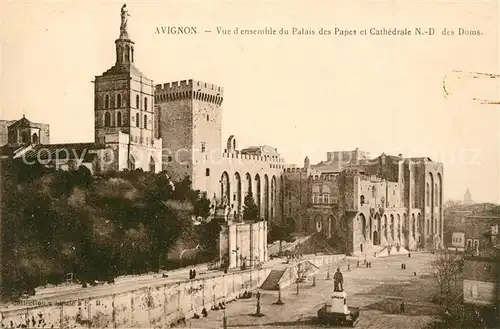 AK / Ansichtskarte Avignon_Vaucluse Palais des Papes et Cathedrale Notre Dame des Doms Avignon Vaucluse