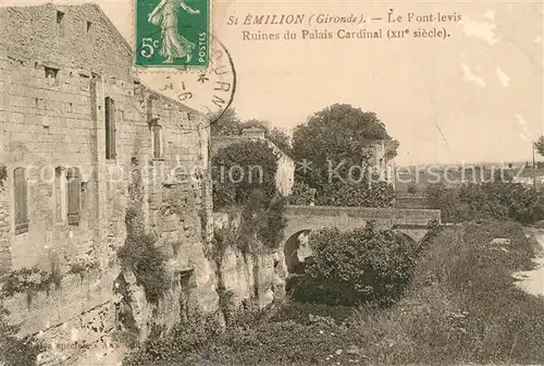 Saint Emilion Le Pont levis Ruines du Palais Cardinal Saint Emilion