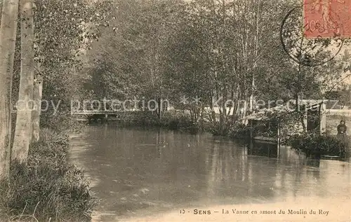Sens_Yonne La Vanne en amont du Moulin du Roy Sens_Yonne